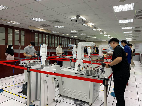 上銀 HIWIN推動機械產(chǎn)業(yè)轉(zhuǎn)型 工程師訓(xùn)練場啟用